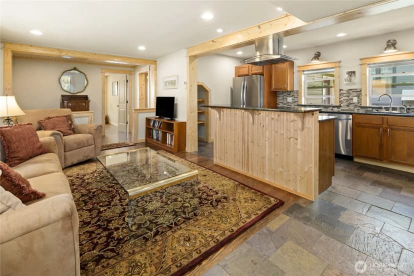 Property photo for 205 E Arizona Avenue, Roslyn photo 14