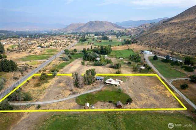 Property photo for 574 Twisp-winthrop Eastside Road, Winthrop photo 2