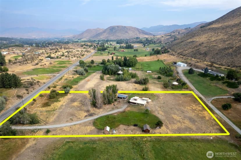 Property photo for 574 Twisp-winthrop Eastside Road, Winthrop photo 2