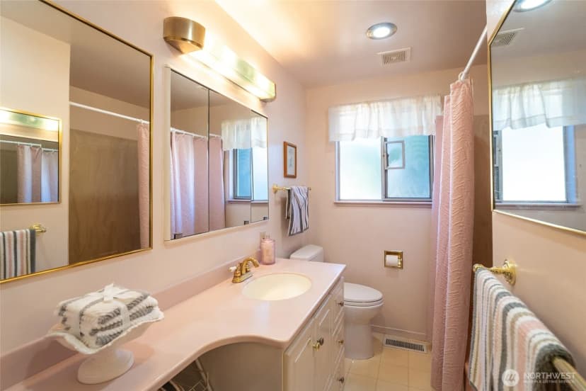 Property photo for 9408 26th Avenue Sw, Seattle photo 19