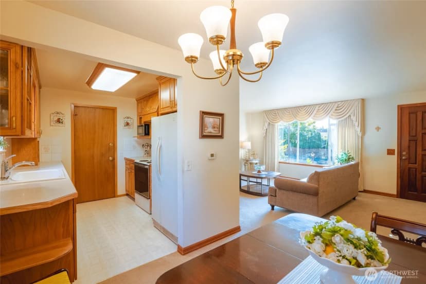 Property photo for 9408 26th Avenue Sw, Seattle photo 9