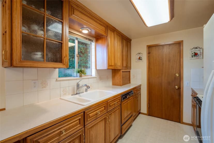 Property photo for 9408 26th Avenue Sw, Seattle photo 10