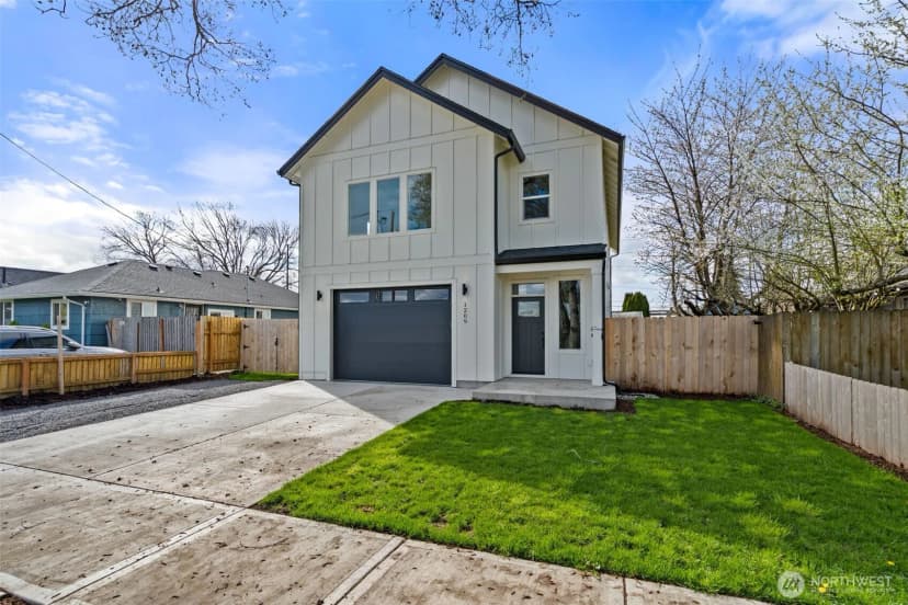 Property photo for 1209 S 6th Avenue, Kelso
