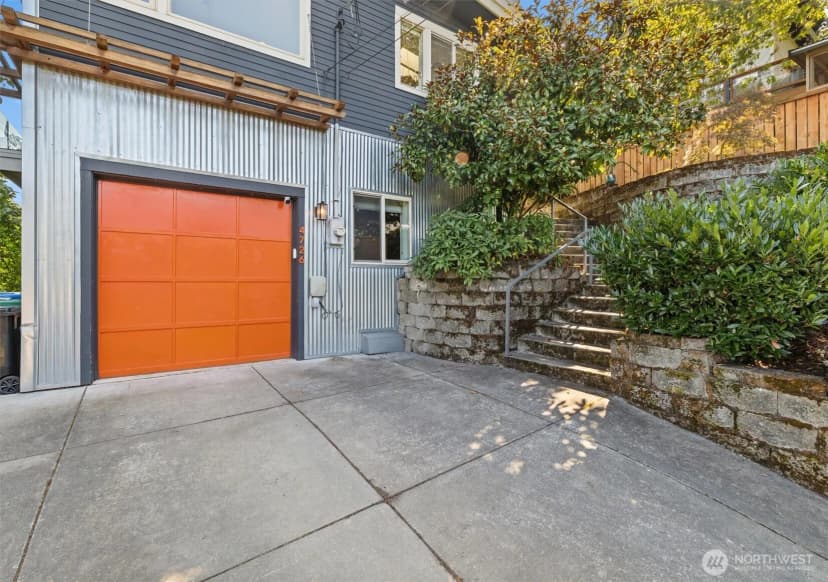 Property photo for 4726 42nd Avenue S, Seattle photo 2