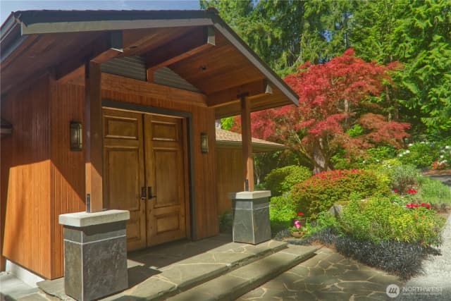 Property photo for 12323 206th Place Se, Issaquah photo 2