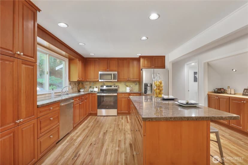 Property photo for 21700 Se 37th Street, Sammamish photo 12