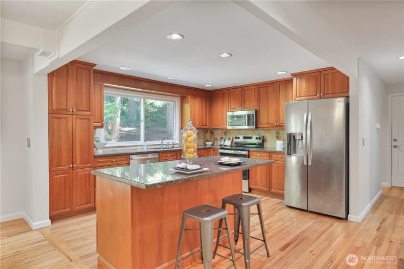 Property photo for 21700 Se 37th Street, Sammamish photo 9
