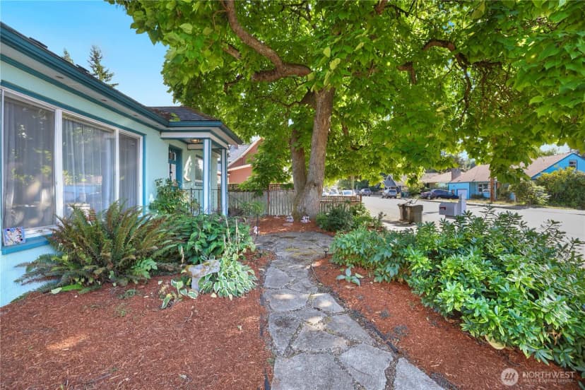 Property photo for 1334 Puget Street Ne, Olympia photo 2