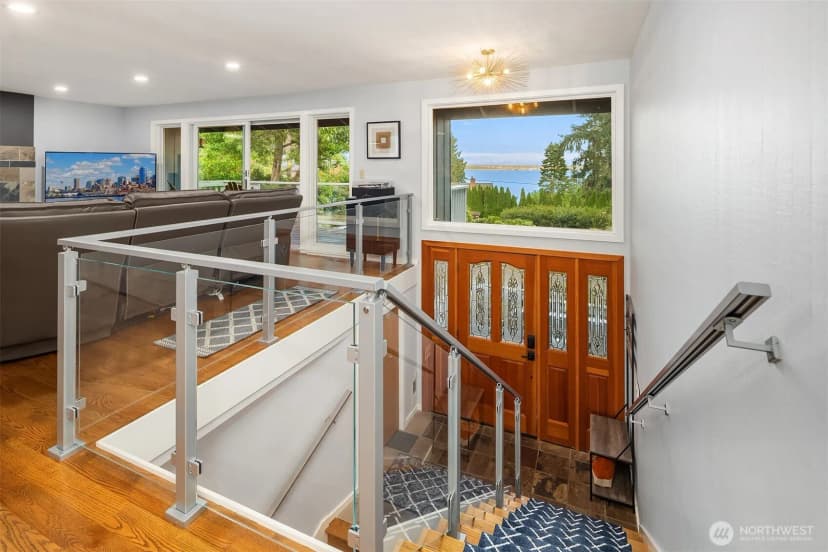 Property photo for 12079 Sunrise Drive Ne, Bainbridge Island photo 18