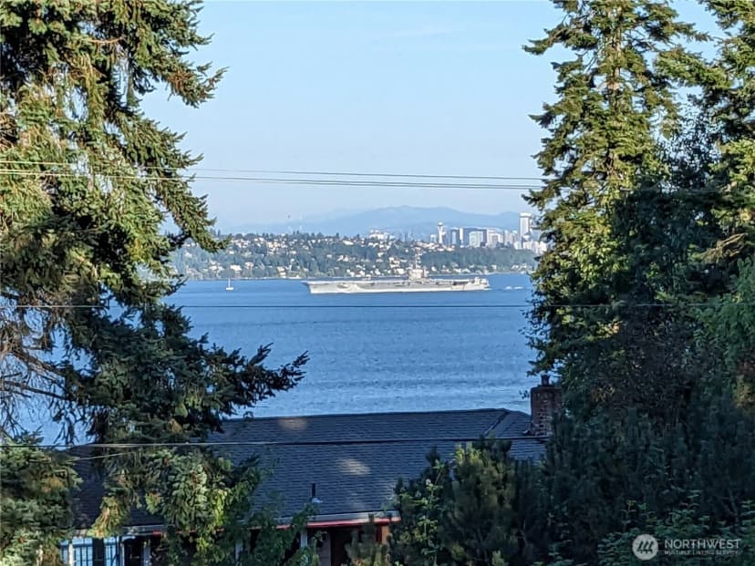 Property photo for 12079 Sunrise Drive Ne, Bainbridge Island photo 25