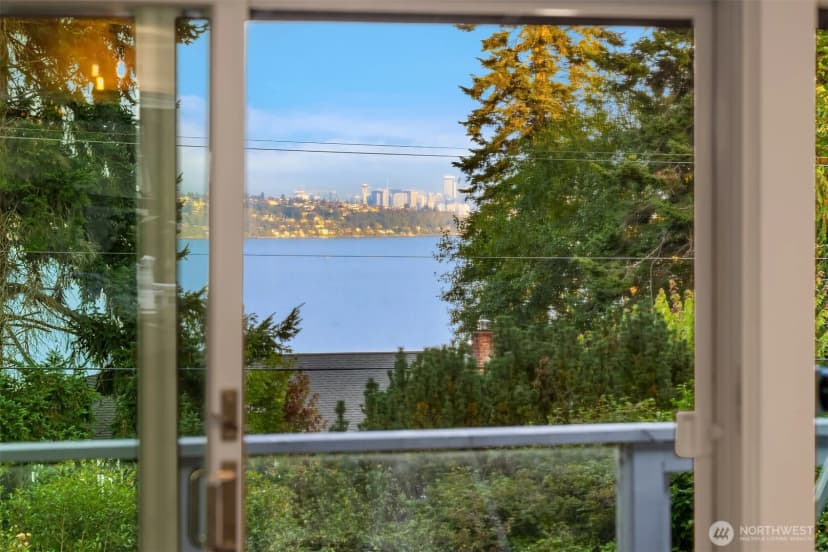 Property photo for 12079 Sunrise Drive Ne, Bainbridge Island photo 12