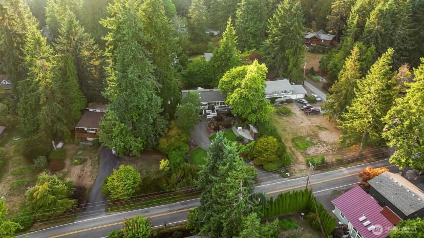 Property photo for 12079 Sunrise Drive Ne, Bainbridge Island photo 28