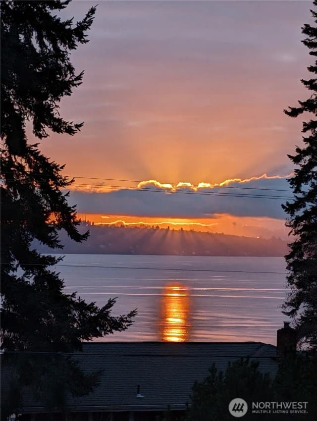 Property photo for 12079 Sunrise Drive Ne, Bainbridge Island