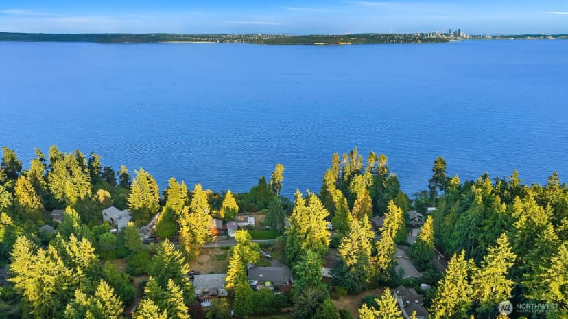 Property photo for 12079 Sunrise Drive Ne, Bainbridge Island photo 30