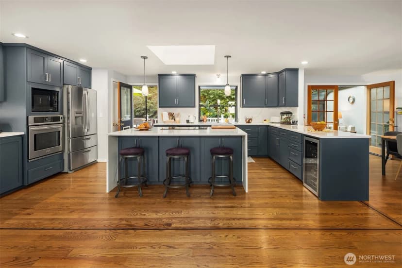 Property photo for 12079 Sunrise Drive Ne, Bainbridge Island photo 7