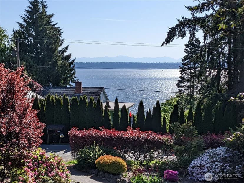 Property photo for 12079 Sunrise Drive Ne, Bainbridge Island photo 38
