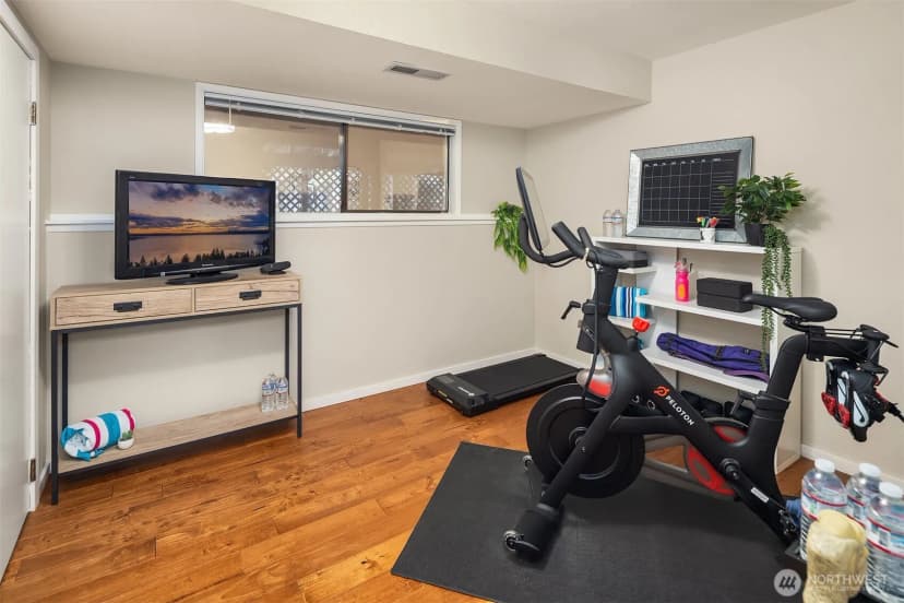 Property photo for 12079 Sunrise Drive Ne, Bainbridge Island photo 34