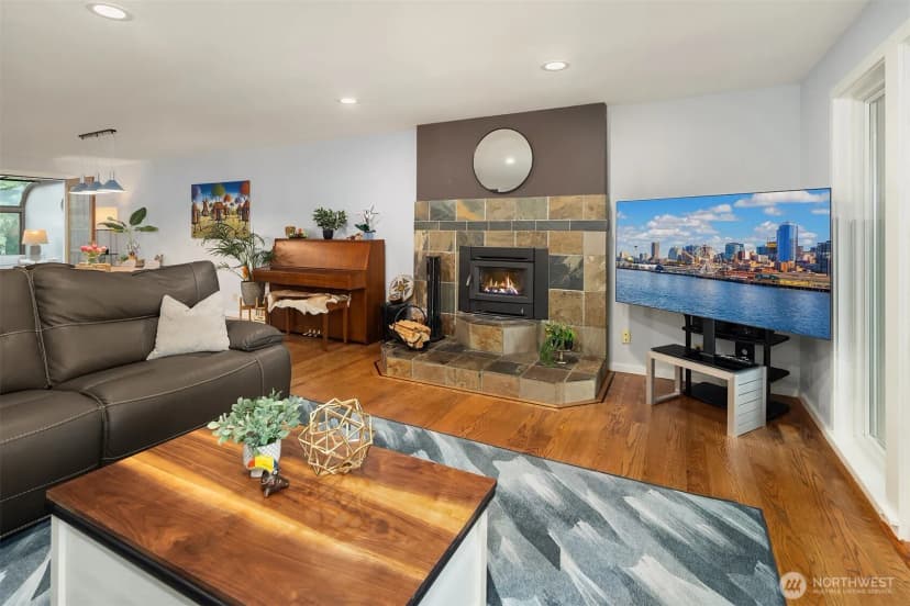 Property photo for 12079 Sunrise Drive Ne, Bainbridge Island photo 10