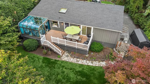 Property photo for 12079 Sunrise Drive Ne, Bainbridge Island photo 3