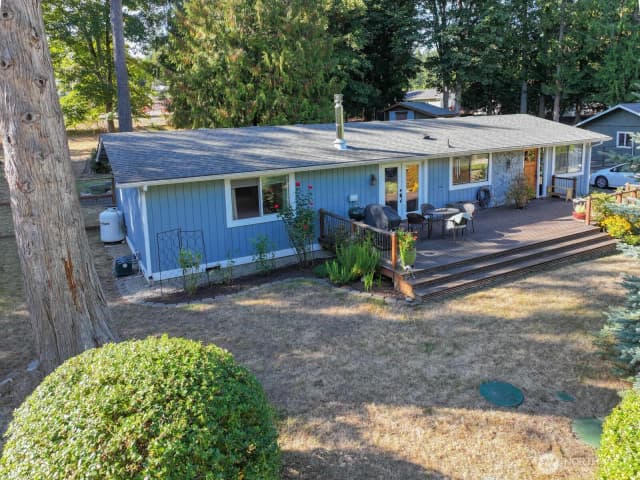 Property photo for 18971 Soundview Boulevard Ne, Suquamish