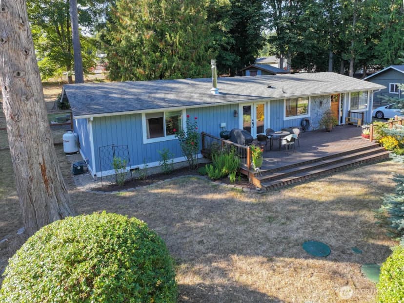 Property photo for 18971 Soundview Boulevard Ne, Suquamish