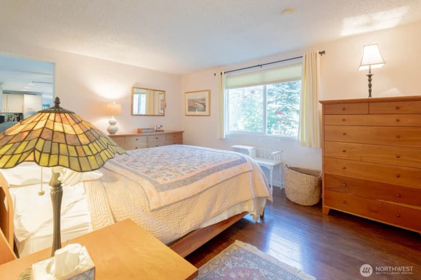 Property photo for 18971 Soundview Boulevard Ne, Suquamish photo 14