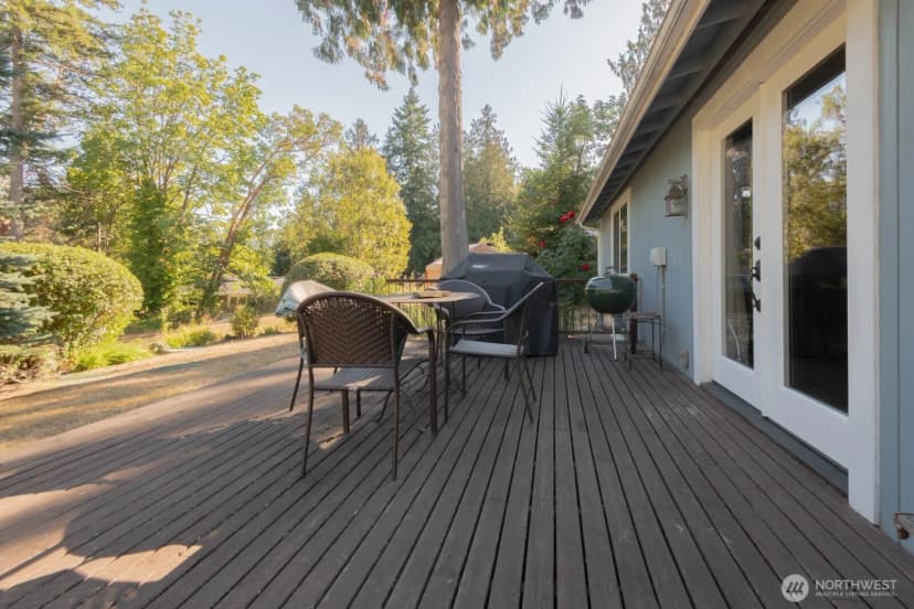 Property photo for 18971 Soundview Boulevard Ne, Suquamish photo 2