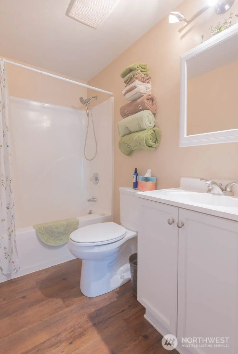 Property photo for 18971 Soundview Boulevard Ne, Suquamish photo 16