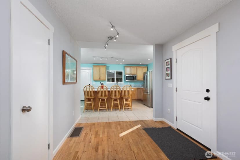 Property photo for 440 Sw 143rd Street, Burien photo 15