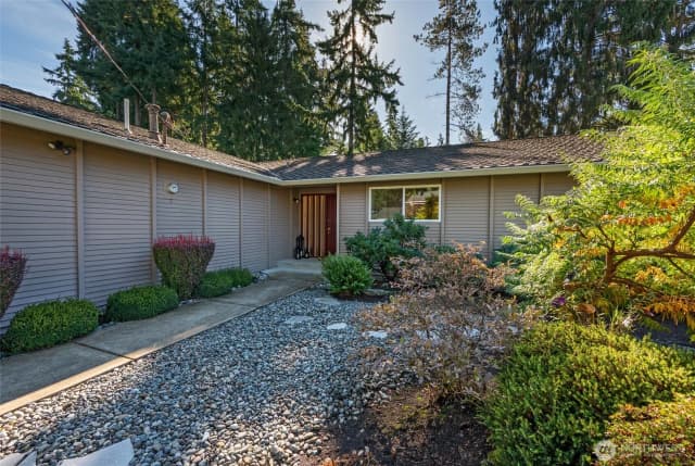 Property photo for 15047 12th Street Ne, Bellevue photo 2