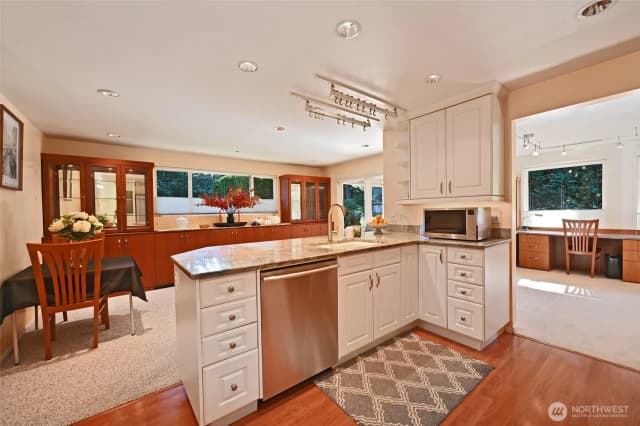 Property photo for 15047 12th Street Ne, Bellevue photo 4