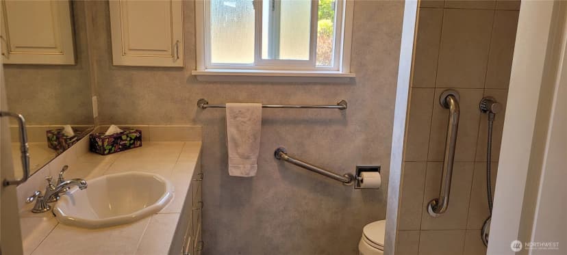 Property photo for 1803 126th Avenue Se, Bellevue photo 13