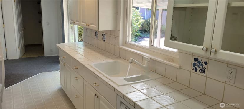 Property photo for 1803 126th Avenue Se, Bellevue photo 6