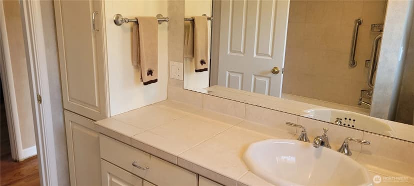 Property photo for 1803 126th Avenue Se, Bellevue photo 14