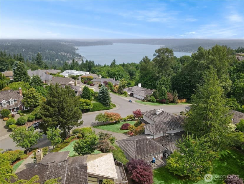 Property photo for 16901 Se 45th Street, Bellevue photo 3