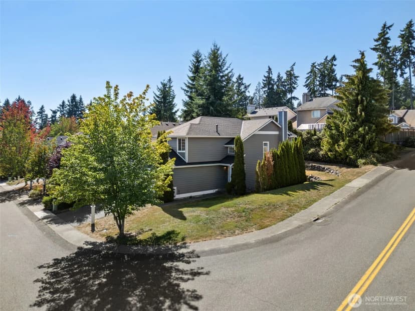 Property photo for 11051 Pansy Place Nw, Silverdale photo 4