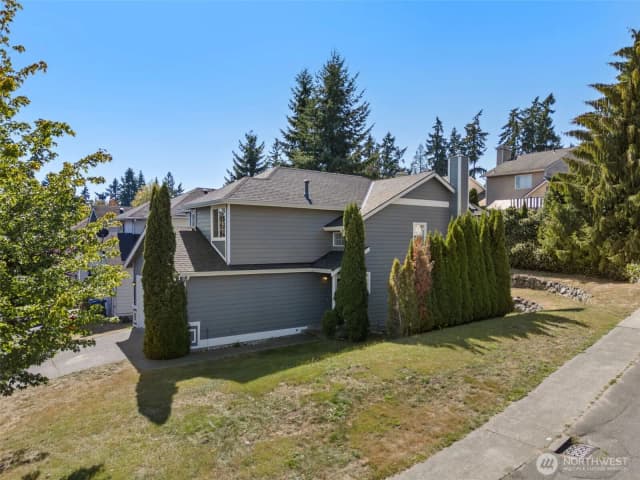 Property photo for 11051 Pansy Place Nw, Silverdale photo 3