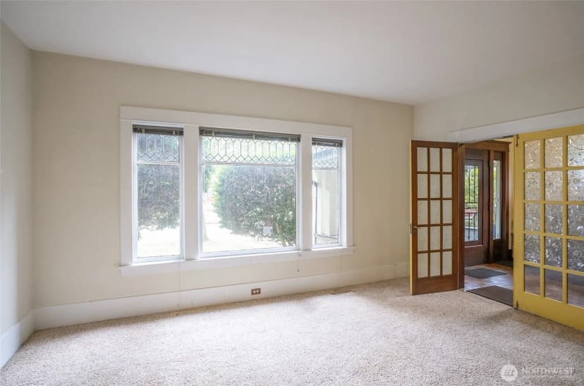 Property photo for 621 N Pine Street, Tacoma photo 8