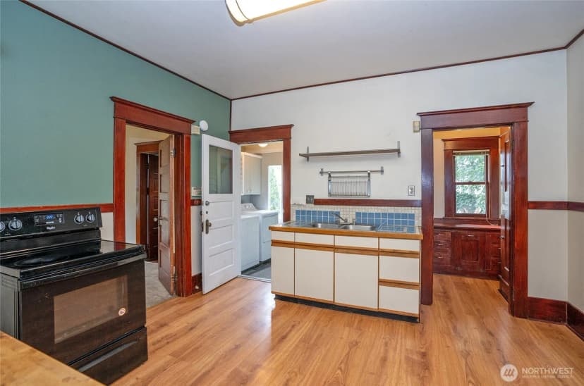 Property photo for 621 N Pine Street, Tacoma photo 11
