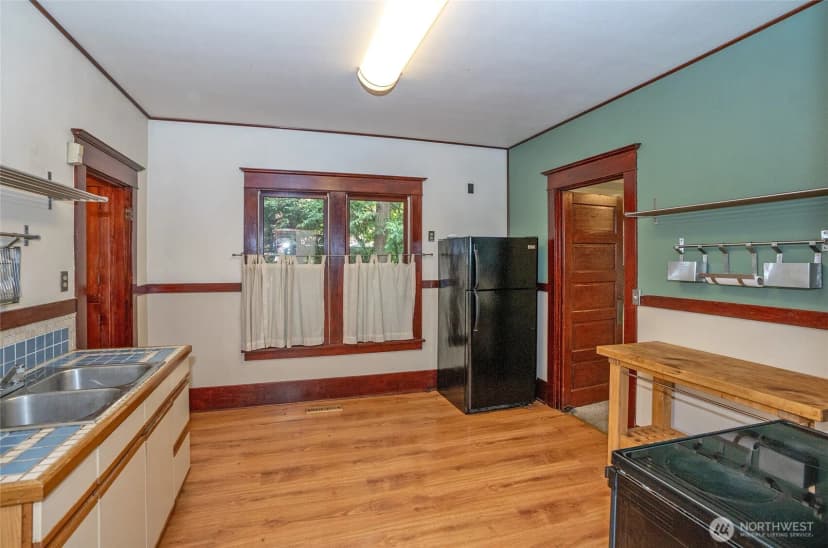 Property photo for 621 N Pine Street, Tacoma photo 13