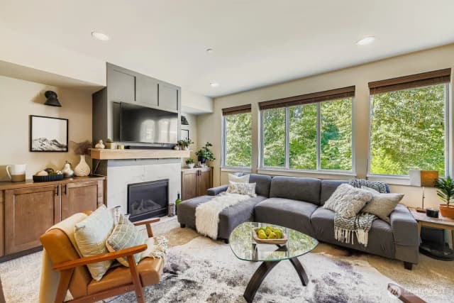 Property photo for 16212 48th Avenue W #6, Edmonds photo 3