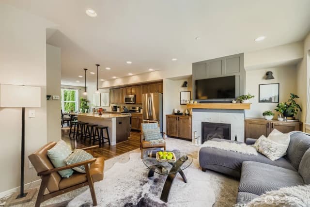 Property photo for 16212 48th Avenue W #6, Edmonds photo 4