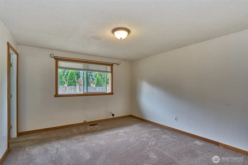 Property photo for 26225 Woodland Way S, Kent photo 15