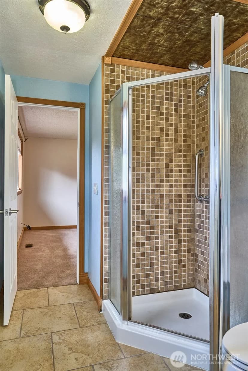Property photo for 26225 Woodland Way S, Kent photo 16