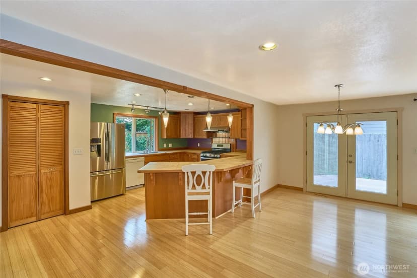 Property photo for 26225 Woodland Way S, Kent photo 4