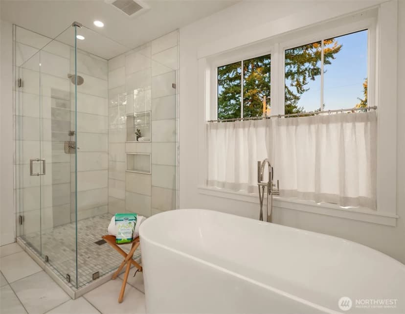 Property photo for 5142 48th Avenue Ne, Seattle photo 22