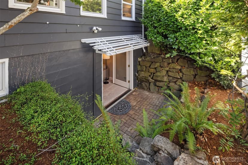 Property photo for 4317 37th Avenue Ne, Seattle photo 27