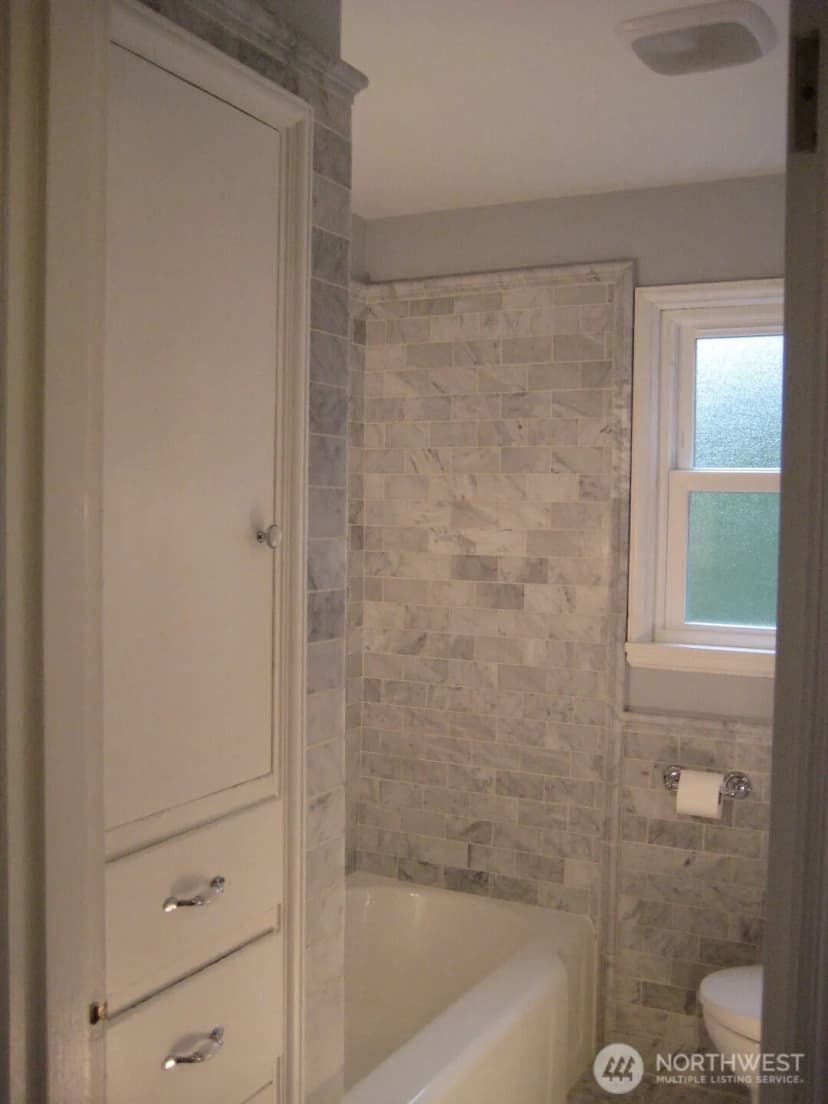 Property photo for 4317 37th Avenue Ne, Seattle photo 22