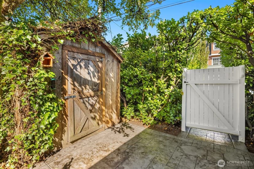 Property photo for 4317 37th Avenue Ne, Seattle photo 15
