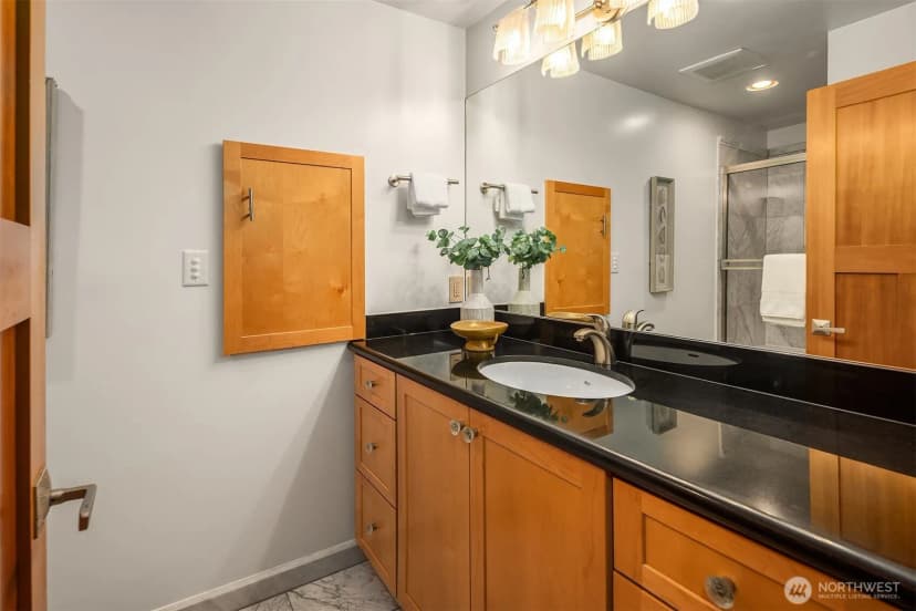 Property photo for 2209 12th Avenue W, Seattle photo 22